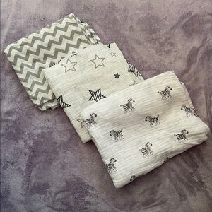 Swaddles set of 3